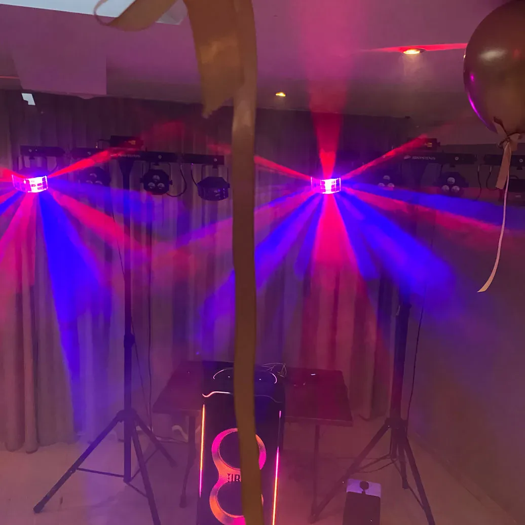 Gehuurde JBL Partybox met kleurrijke lichteffecten op een verjaardagsfeest